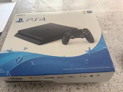 PS4  -  like new -  Minecraft  -  $200  -  Brampton , View more
