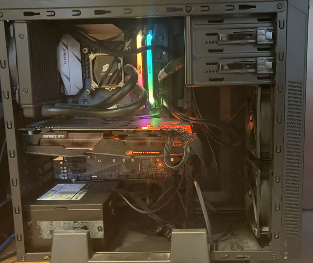 Custom Gaming PC - GTX 1080Ti in Desktop Computers in City of Toronto - Image 2