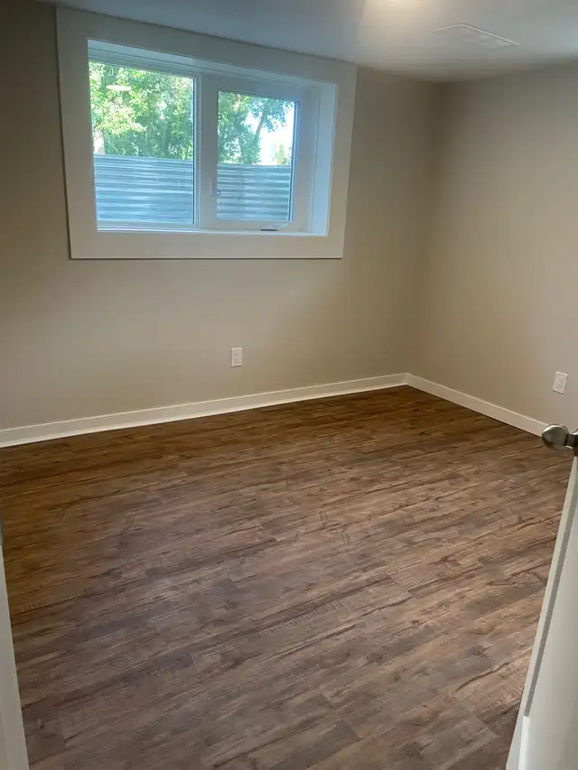 Renovated 4 Bedroom Home near Gyro Park - Fully Fenced Yard in Long Term Rentals in Lethbridge - Image 10