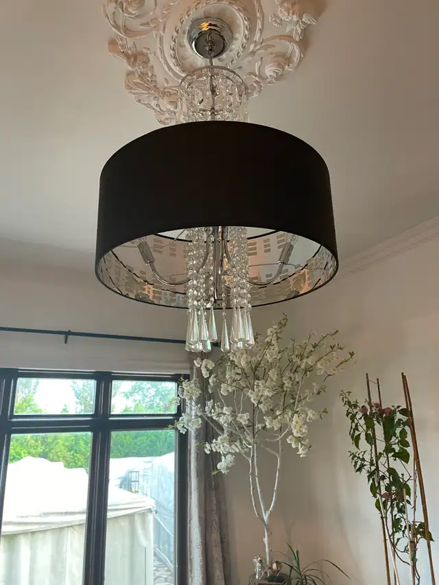 Chandelier/Lustre in Indoor Lighting & Fans in Laval / North Shore - Image 2