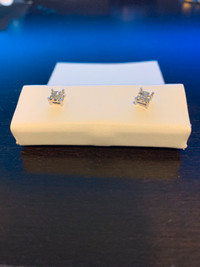 White Gold, 0.25 Carat (Total Weight) Diamond Earrings.