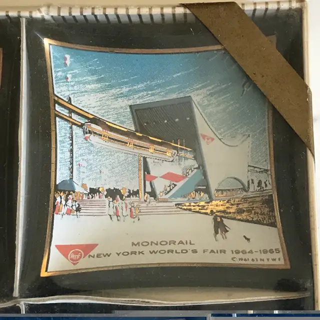 World's Fair New York City Souvenir Tray Gifts Houze Arts in Arts & Collectibles in Ottawa - Image 4