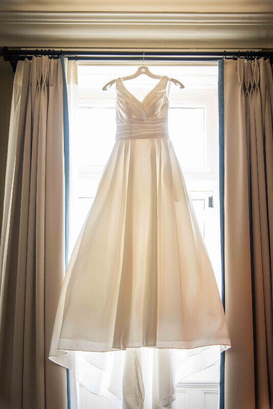 Magnifique robe de mariée Christina Wu ivoire taille 6 dans Mariage  à Longueuil/Rive Sud - Image 3
