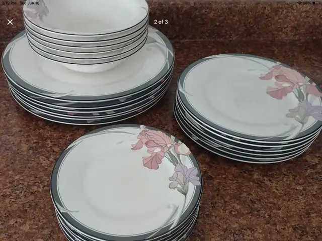 New decade by Noritake dinnerwares set