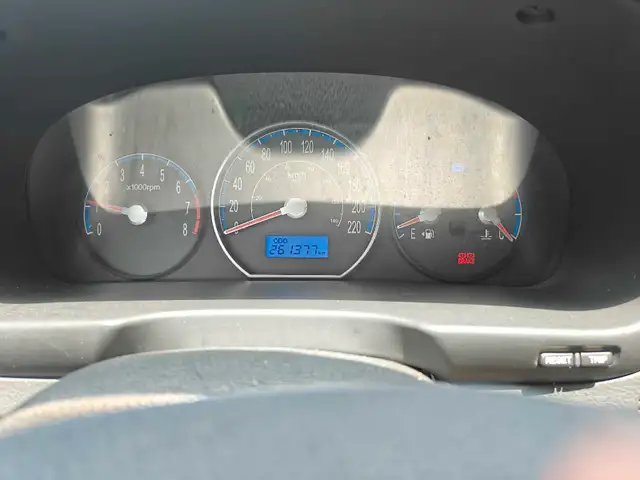 Safty Approved Hyundai Santa Fe 2007 Grey in Cars & Trucks in Sarnia - Image 5