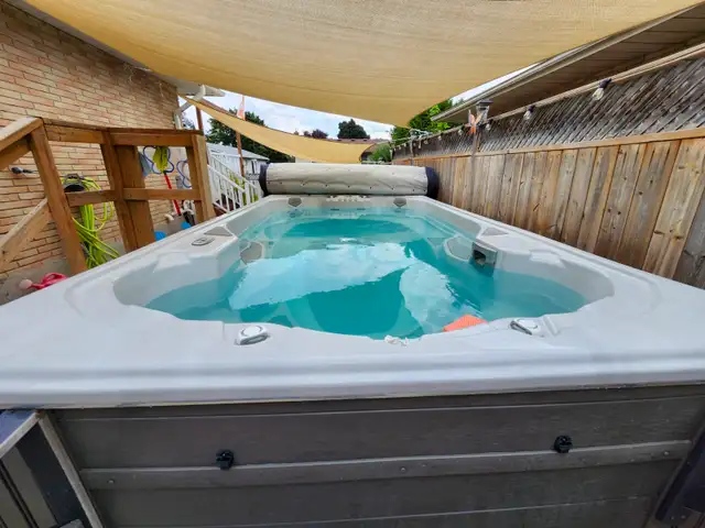 Jacuzzi Swim Spa 12' in Hot Tubs & Pools in Kitchener / Waterloo - Image 3