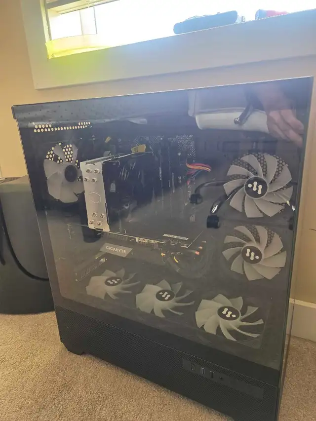 Gaming PC414906770471014401