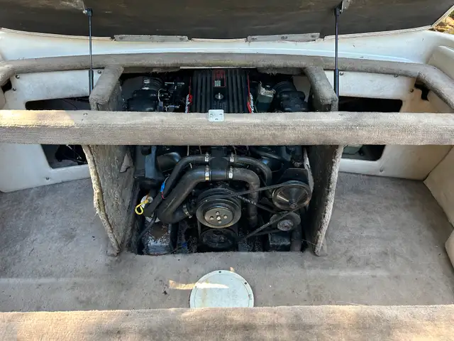 Crownline 182BR in Powerboats & Motorboats in Sherbrooke - Image 8