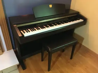 Piano Yamaha Clavinova CLP-120 Yamaha Clavinova CLP-120 Piano Digital Full Size 88 touches C’est un...