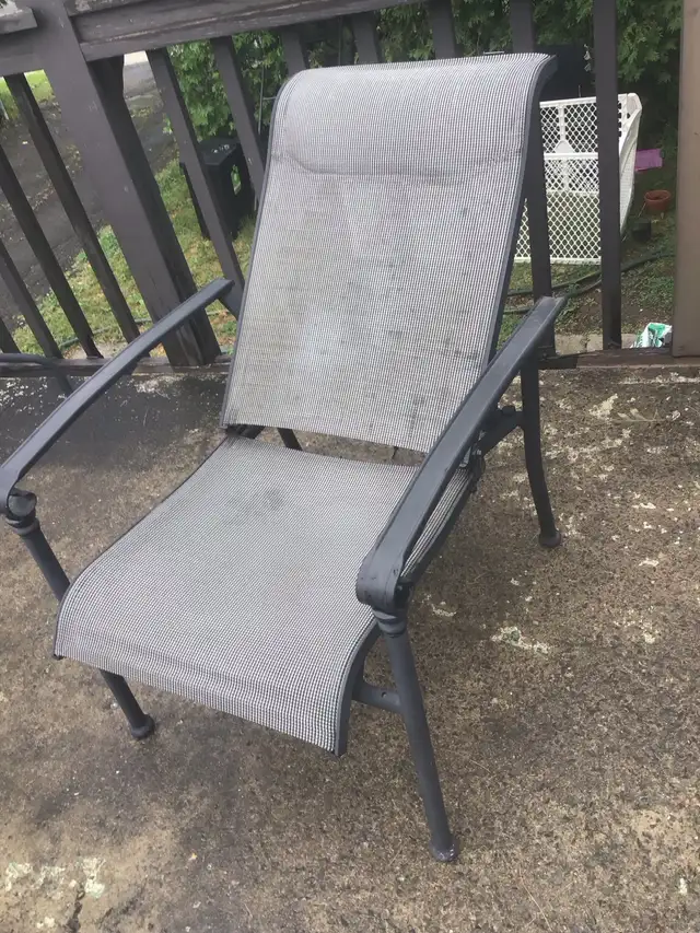 très grande chaise inclinable ,fait 3 positions pour extérieur in Patio & Garden Furniture in Longueuil / South Shore - Image 5