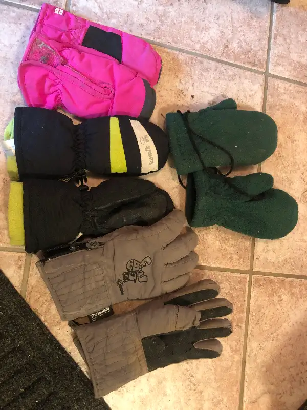 Mitts for kids age 2-4 in Clothing - 2T in Kitchener / Waterloo - Image 2