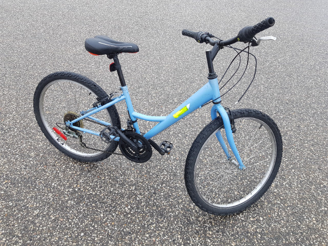 24 inch mountain bicycle,,,blue in Mountain in Mississauga / Peel Region - Image 4