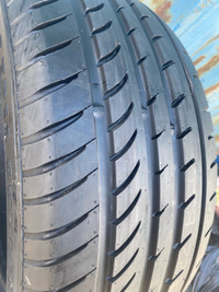 2 pneus d’été usagés à vendre Champiro 225/55ZR16