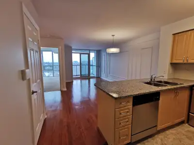 Yonge Sheppard Condo | 1+1 | 12th floor | 1 Parking | 1 locker