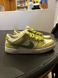 Nike SB Dunk Low Green Apple Size 11