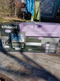 Never Used Polaroid iPad/iPhone/iPod Docking Music System