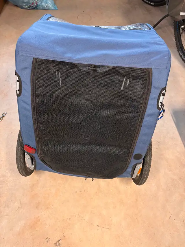 Pet trailer/stroller in Other in Summerside - Image 4