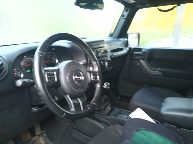 Jeep Wrangler Unlimited in Cars & Trucks in Kingston - Image 2