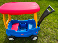 Little tikes 2 seaters wagon with removable roof