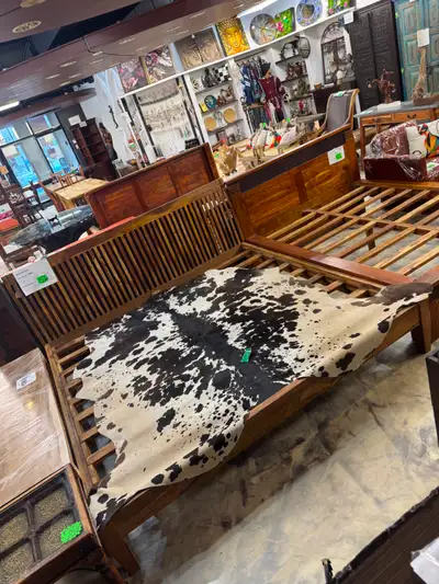 ✅ Armoires, Bibliothèques, buffets, vaisseliers, Lits, Bureaux,, View more