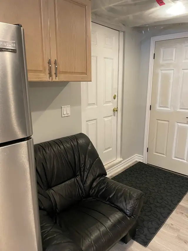 Shared furnished basement for rent in Room Rentals & Roommates in Oshawa / Durham Region - Image 11