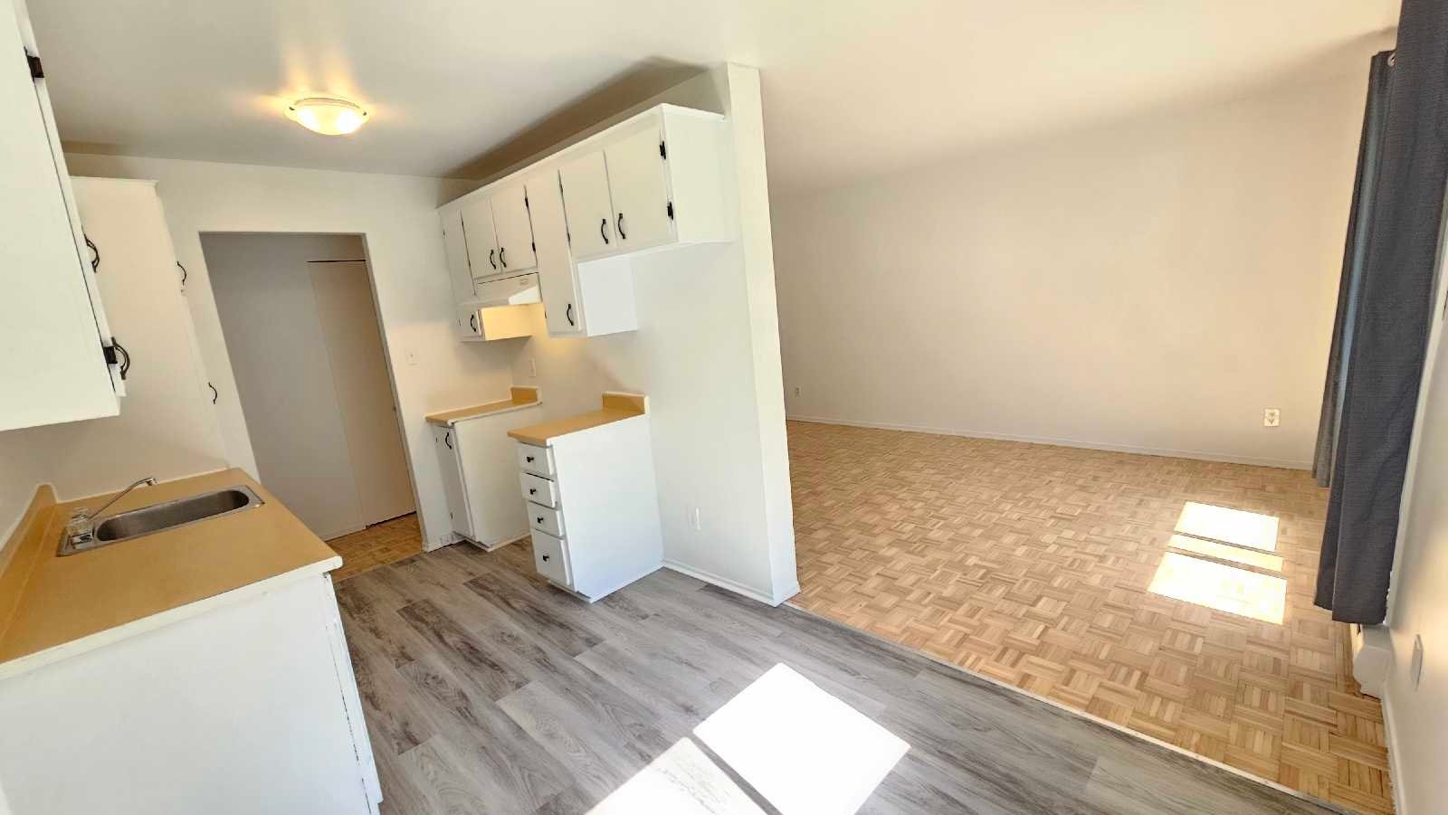 Très beau 4 1/2 Rénové à Vimont Laval disponible immédiatement. — photo 2