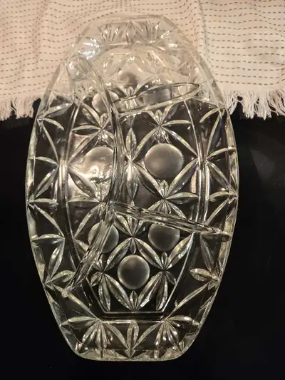 Beautiful divided crystal pickle dish 13" x 7.5", lays flat Embellished leaf design