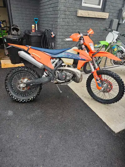 2022 ktm 300 xcw tpi Enduro engineering skidplate Enduro engineering rad braces Enduro hog clutch gu...