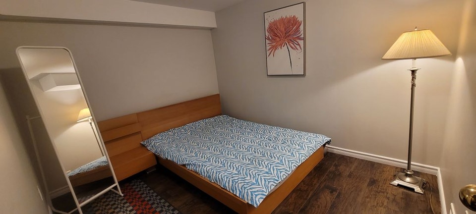 One bedroom basement apt. Very convenient location!! Mississauga 3