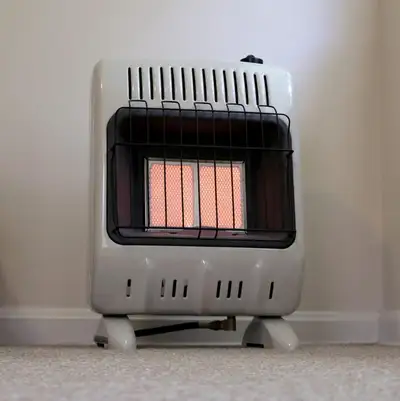 "Mr. Heater" MHVFRD10NG 10,000 BTU Vent-Free Radiant Natural Gas Heater.Can be wall mounted or frees...