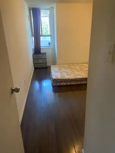 Room for rent with laundry kitchen wifi all included Close to mall, no frills 427 hwy 401 rabba shop...