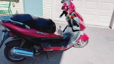 Kymco Bet & Win 150 sooter for sale, works good, only fuel guage not working. Runs like a charm. $90...