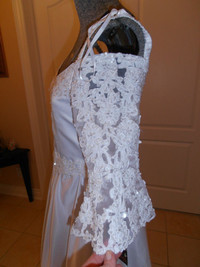 Ladies Size 2 - 4  new wedding dress tags on