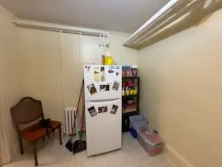 Spacious bachelor apartment located on South Street Halifax. Close to all universities, hospitals an...