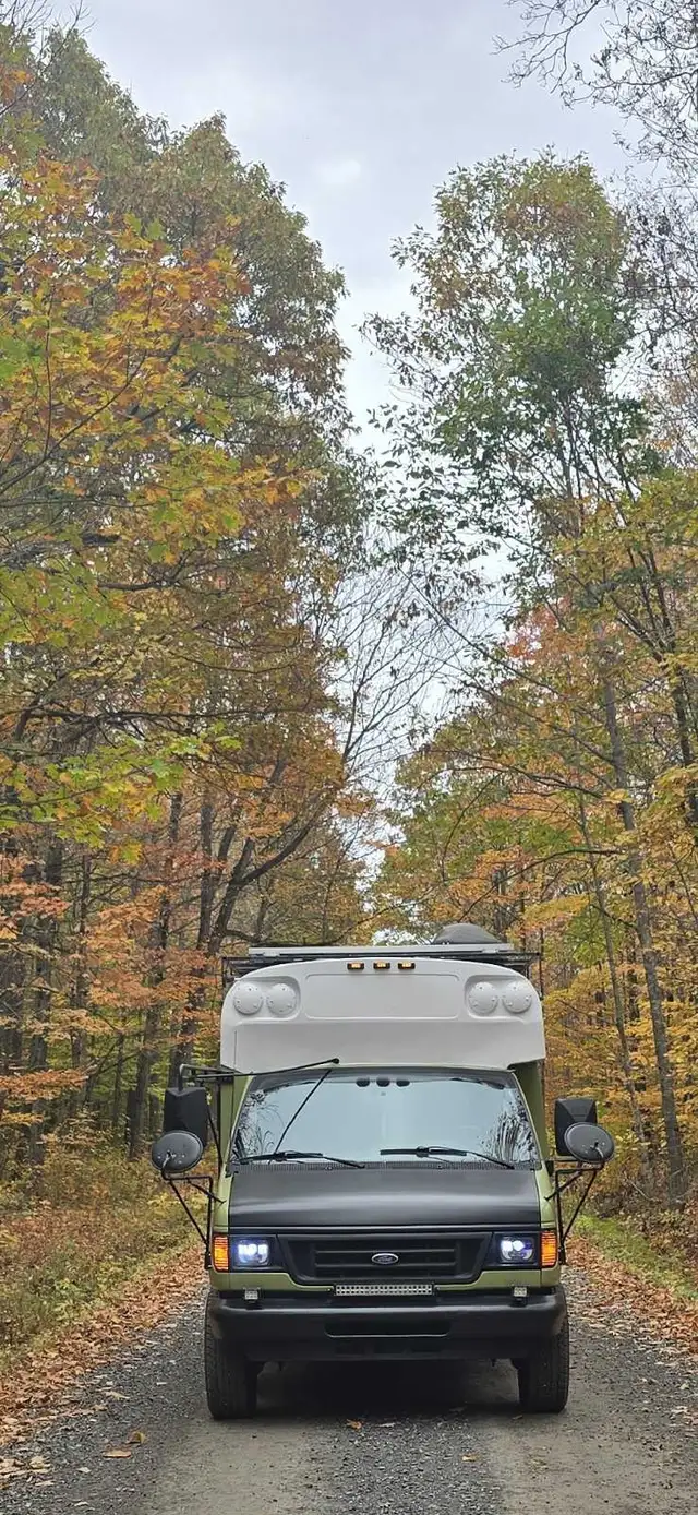 skoolie vr vanlife in RVs & Motorhomes in Longueuil / South Shore - Image 4