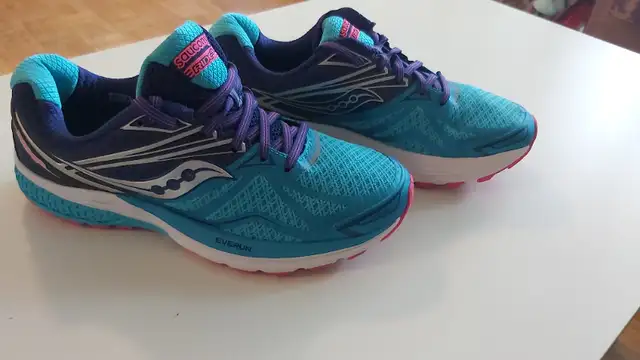SAUCONY running shoes size 10W new never worn only 89$ in Women's - Shoes in Edmonton - Image 7