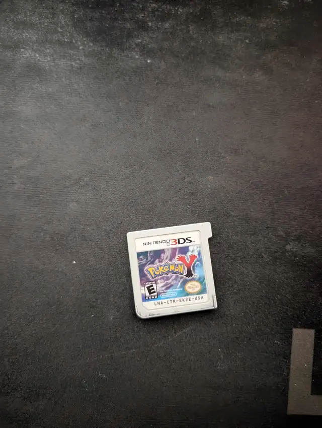 Nintendo 3DS XL year of the Luigi (SE) in General Electronics in Ottawa - Image 5