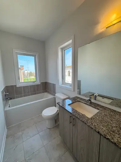 Spacious 5-Bedroom 5-Washroom Luxury Townhome for Rent – Prime Location at Midland & Lawrence Discov...