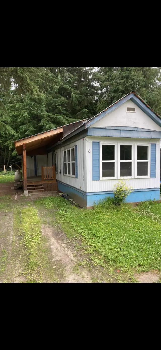 3 bedroom mobile home for rent in Long Term Rentals in Revelstoke - Image 2
