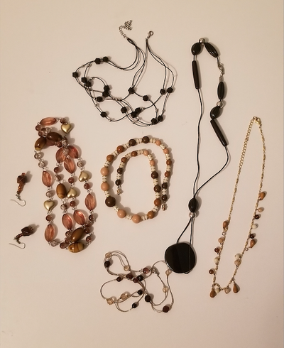 Bijoux de fantaisie, View more