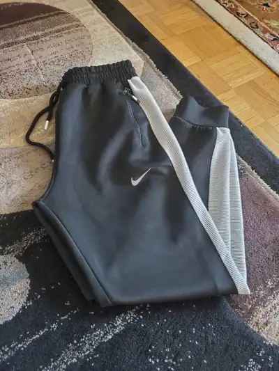  Kids  Nike Sweatpants Size M, View more