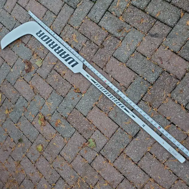 Jr. WARRIOR Goalie Hockey Stick  in Hockey in Barrie - Image 4