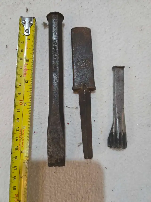 lot of 3 CHISELS