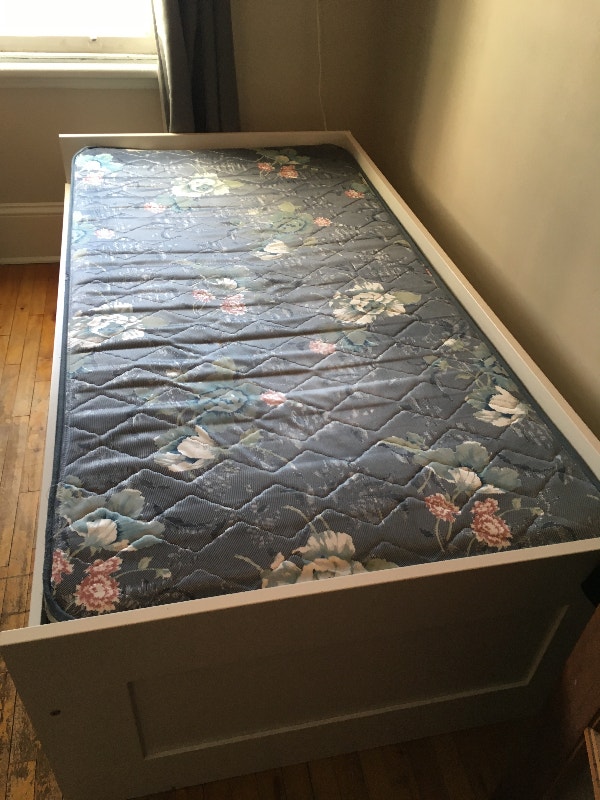 IKEA BRIMNES Daybed frame with 2 drawers in white Twin Beds