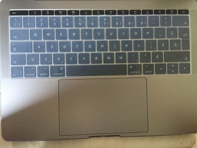 Protège clavier transparent MacBook (clavier anglais) dans Souris, claviers et webcaméras  à Laval/Rive Nord