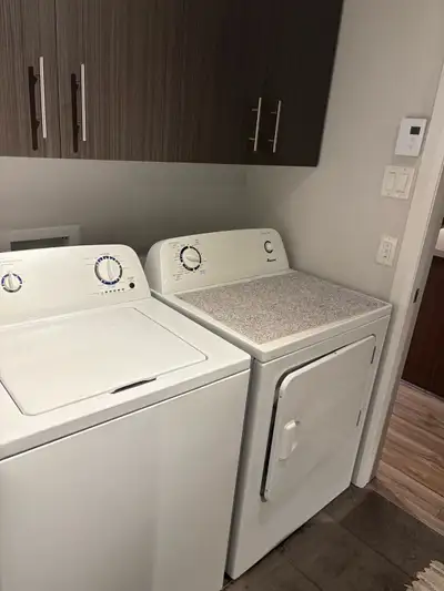 À louer : Spacieux 5 et demi à Saint-Nicolas ! Disponible dès le 1er janvier 2026, ce magnifique log...