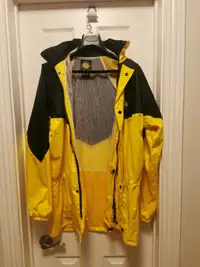 NEW "Northern Escape"  MEDIUM Men's RAIN Jacket , $30