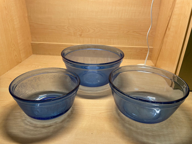 3 mixing bowls in Kitchen & Dining Wares in Napanee