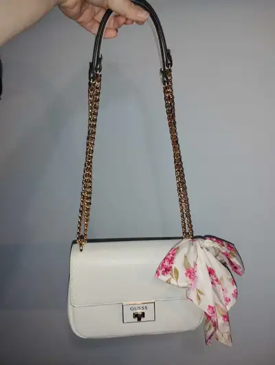 Guess Crossbody Purse (Brand New), View more