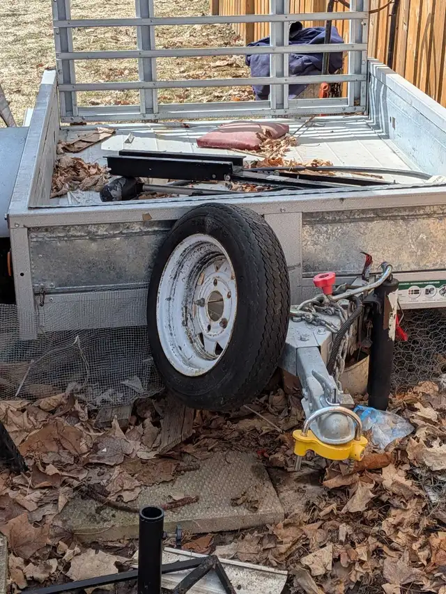 2021  stirling 4x6 Utility Trailer barley used in Other in Peterborough - Image 3